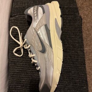 Nike Silver and Cream Athletic Shoes